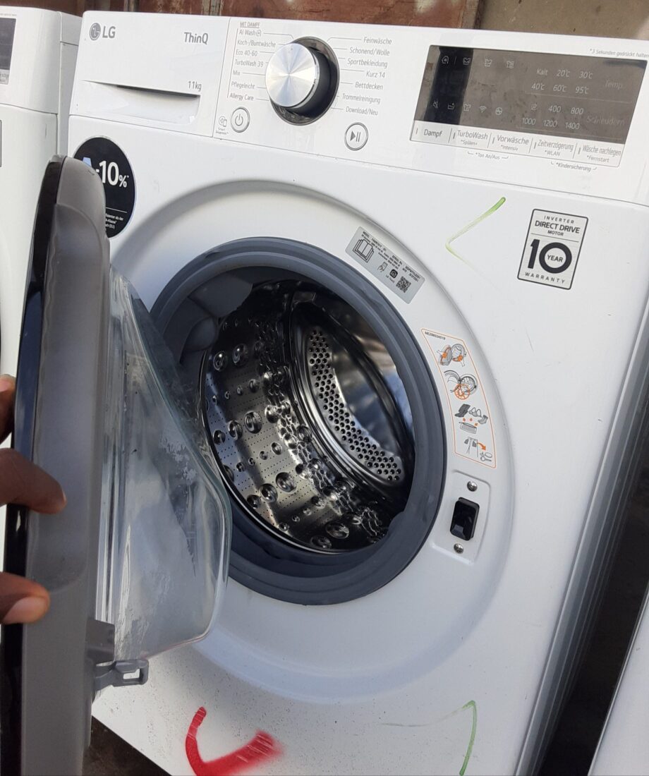 LG Washing machine 11kg (inverter)
